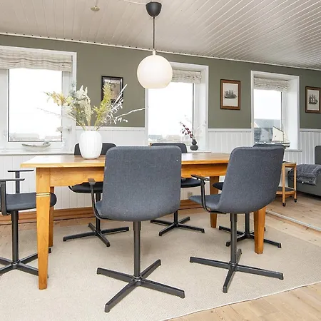 6 Person In Harbo Re Holiday home