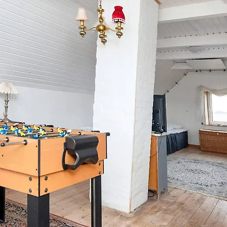 6 Person In Harbo Re Harboør